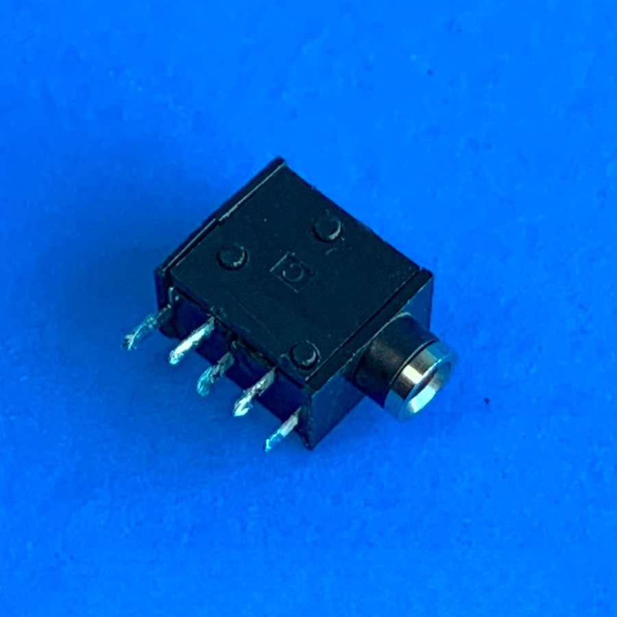 Line 6 Spider III IV 15 Guitar Amplifier Part: Aux Input 1/8" Jack Socket