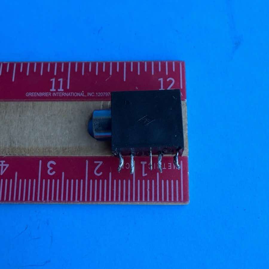 Line 6 Spider III IV 15 Guitar Amplifier Part: Aux Input 1/8" Jack Socket