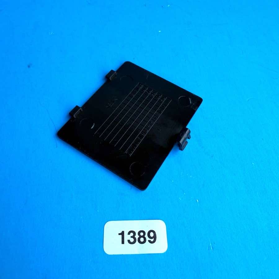 BEHRINGER UMX610 U-Control MIDI Keyboard Parts: Battery Cover Door