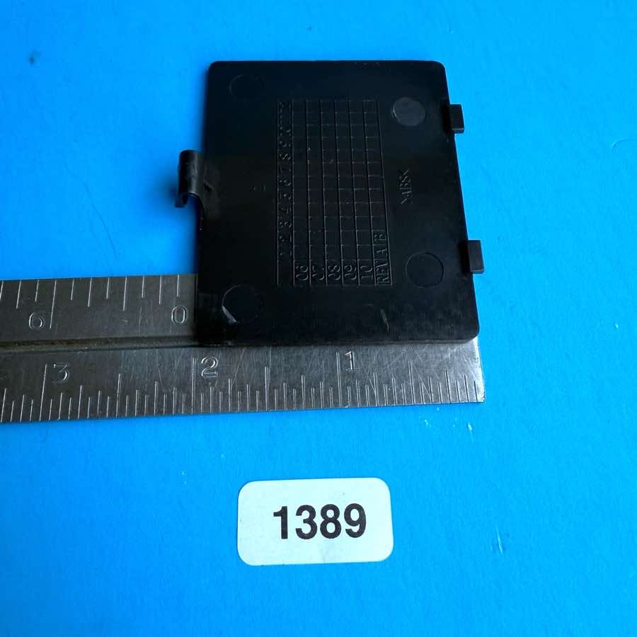 BEHRINGER UMX610 U-Control MIDI Keyboard Parts: Battery Cover Door