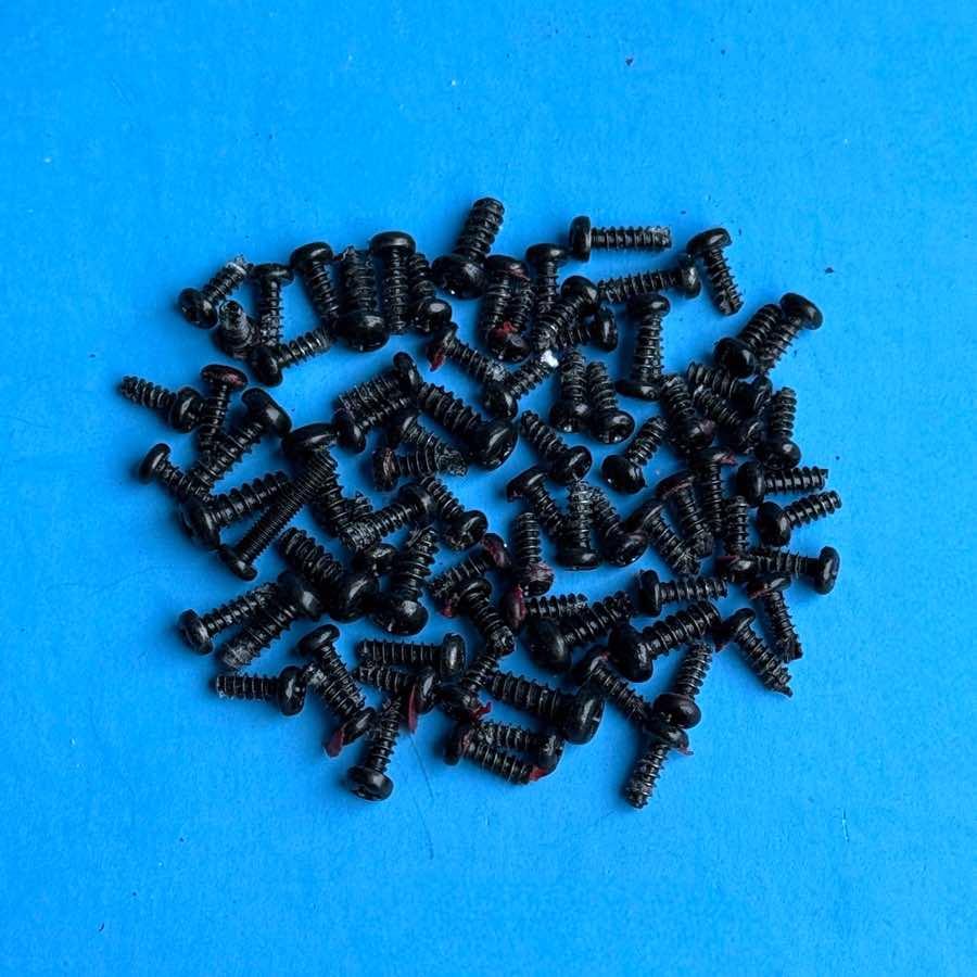 BEHRINGER UMX610 U-Control MIDI Keyboard Parts: Random Board and Body Screws
