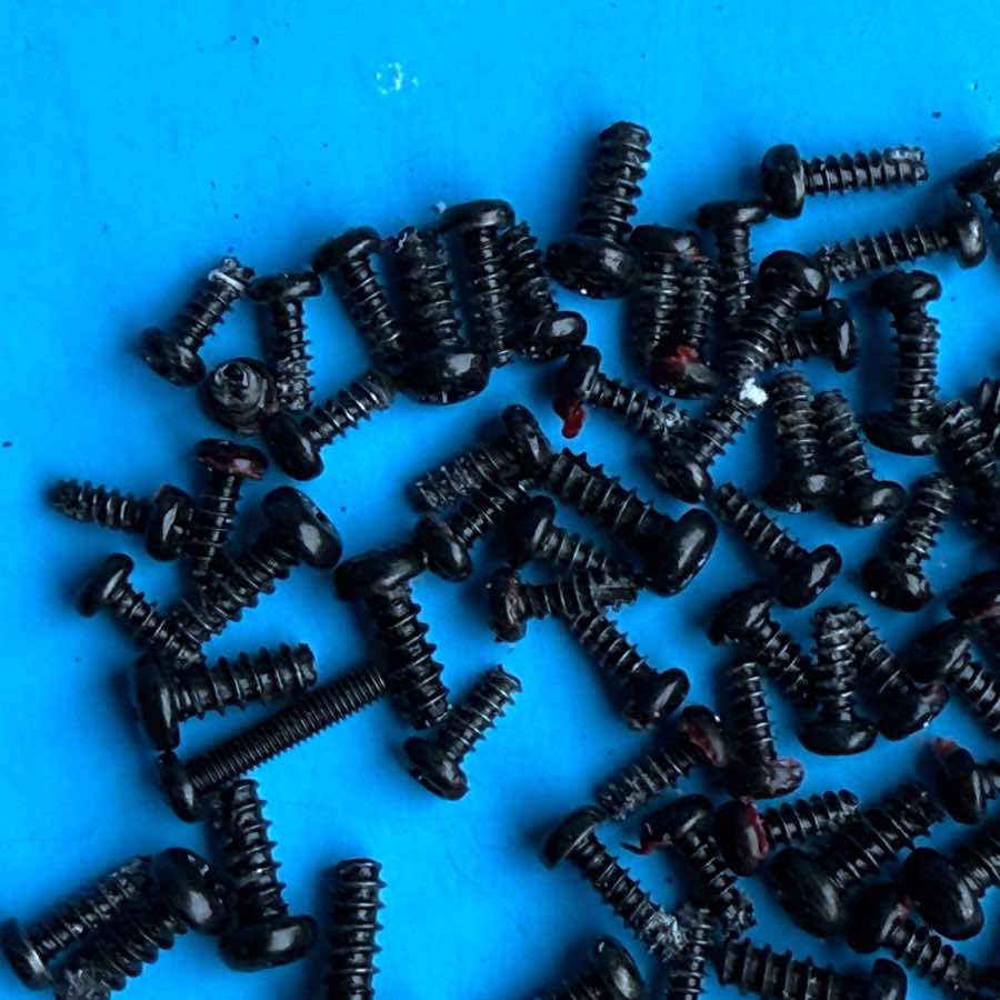 BEHRINGER UMX610 U-Control MIDI Keyboard Parts: Random Board and Body Screws