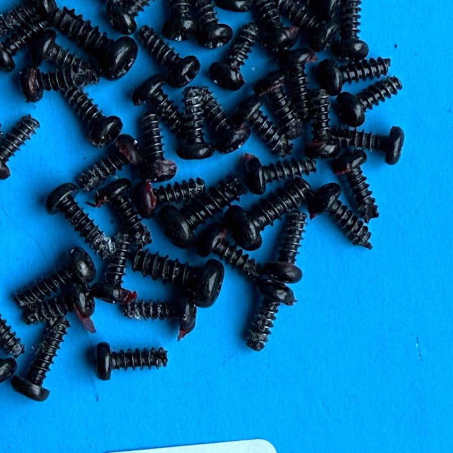 BEHRINGER UMX610 U-Control MIDI Keyboard Parts: Random Board and Body Screws