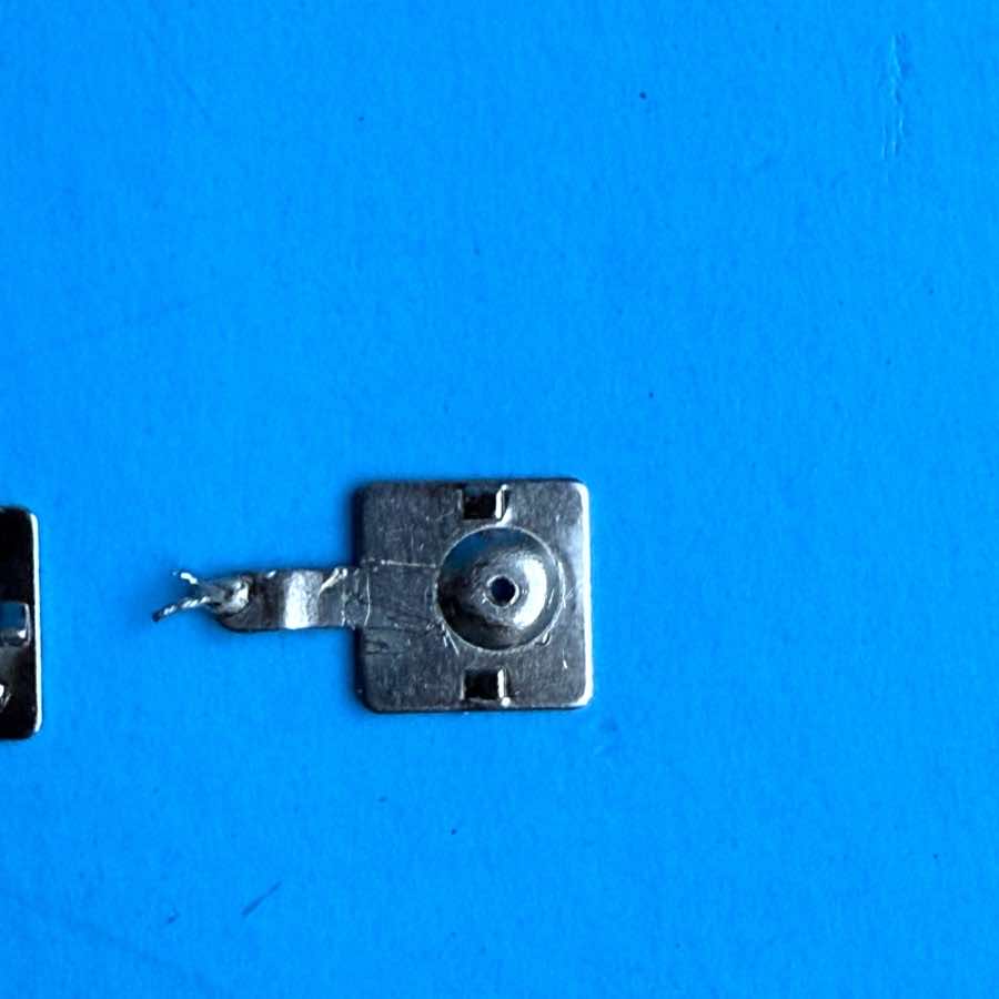 BEHRINGER UMX610 U-Control MIDI Keyboard Parts: Battery Holder Contact Springs