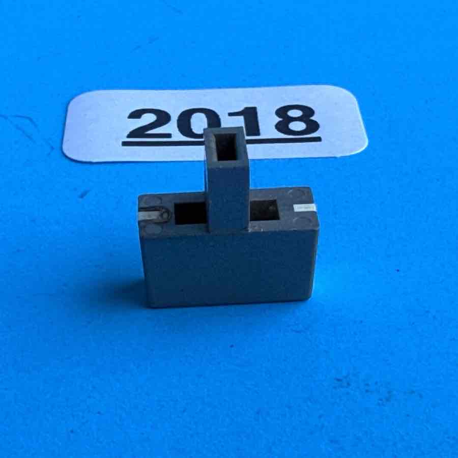 YAMAHA PSR-15 Vintage Keyboard Part: Gray Volume Slider Cap Tip Cover
