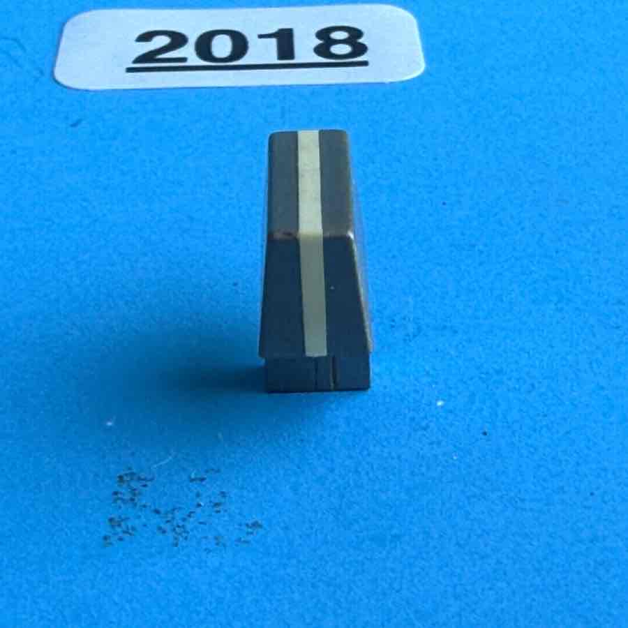 YAMAHA PSR-15 Vintage Keyboard Part: Gray Volume Slider Cap Tip Cover