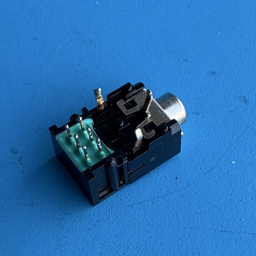 CASIO MT-35 Vintage Keyboard Replacement Part: Headphones 1/8" TRS Socket