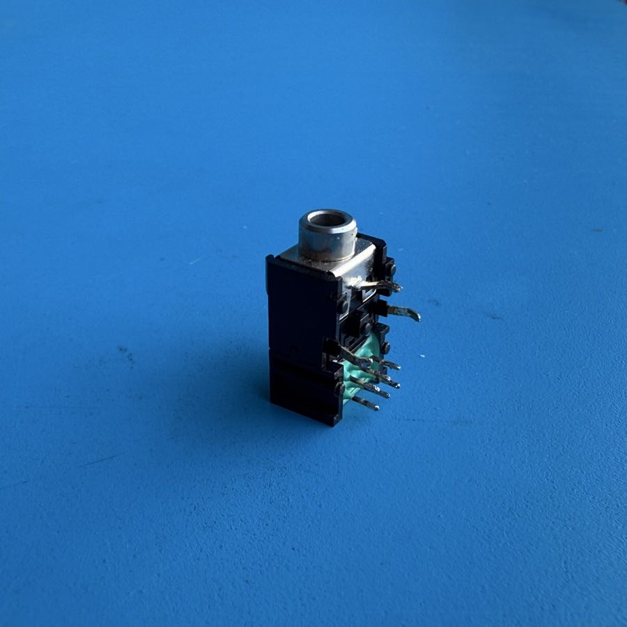 CASIO MT-35 Vintage Keyboard Replacement Part: Headphones 1/8" TRS Socket