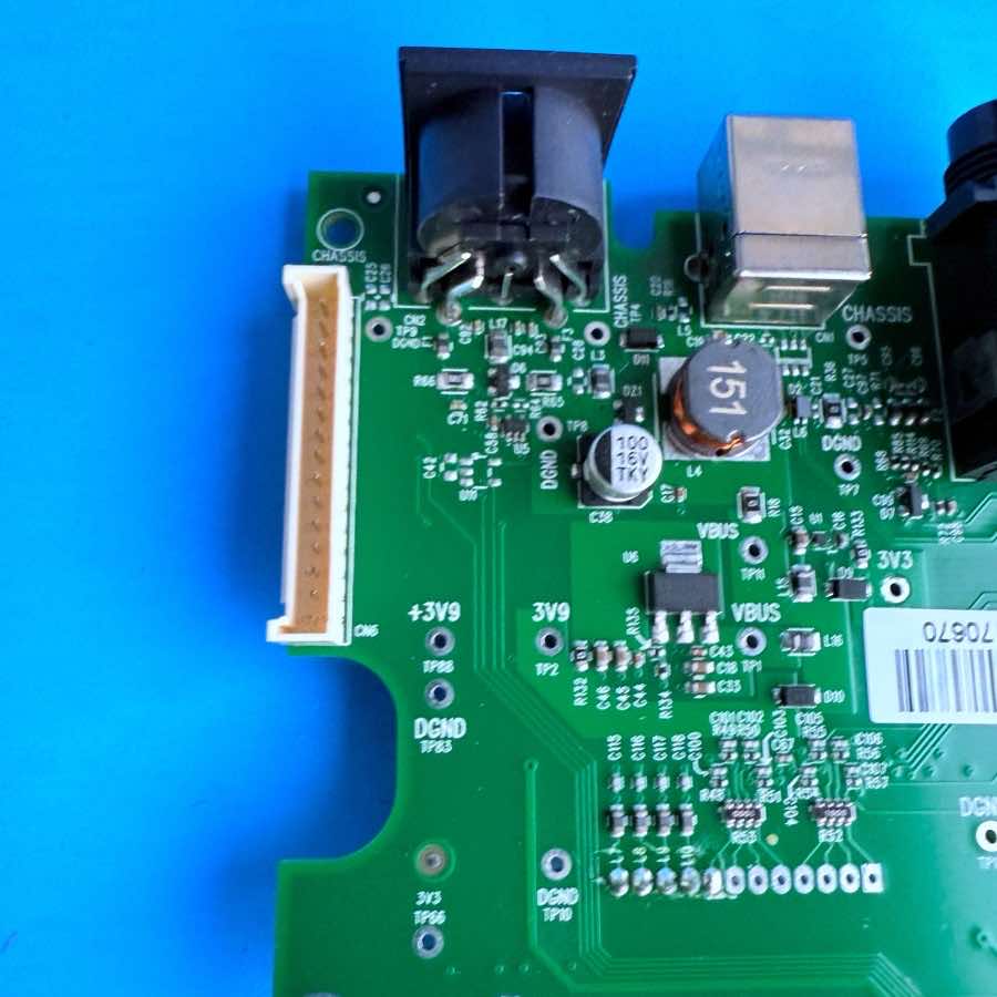 NOVATION LAUNCHKEY 25 MK3 Midi Keyboard Part USB Sustain Input PCB Circuit Board