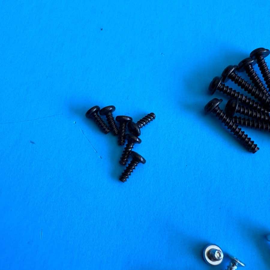 NOVATION LAUNCHKEY 25 MK3 Midi Keyboard Part: Random Body Key and PCB Screws