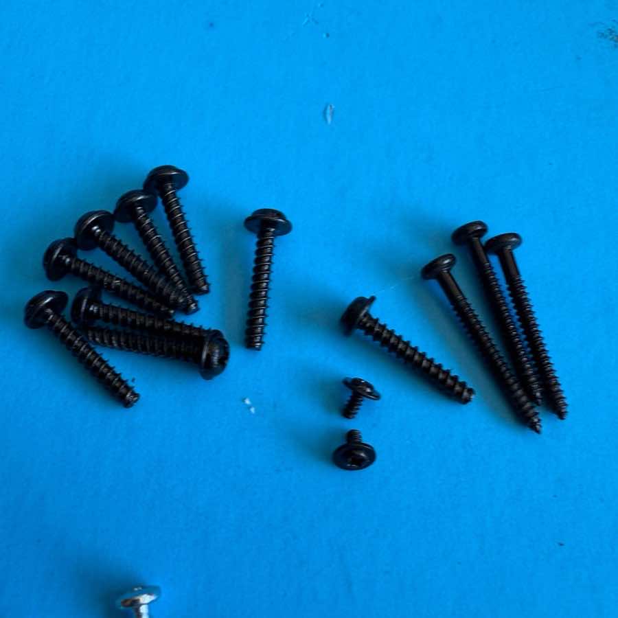 NOVATION LAUNCHKEY 25 MK3 Midi Keyboard Part: Random Body Key and PCB Screws