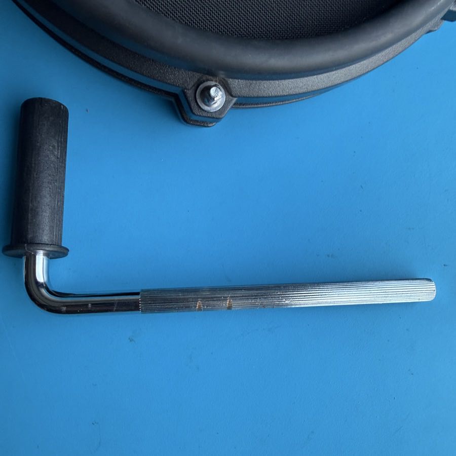 ALESIS NITRO DM7X Drum Part: 8 Inch Tom Single-Zone Mesh Pad w/L-Rod Clamp [V5]