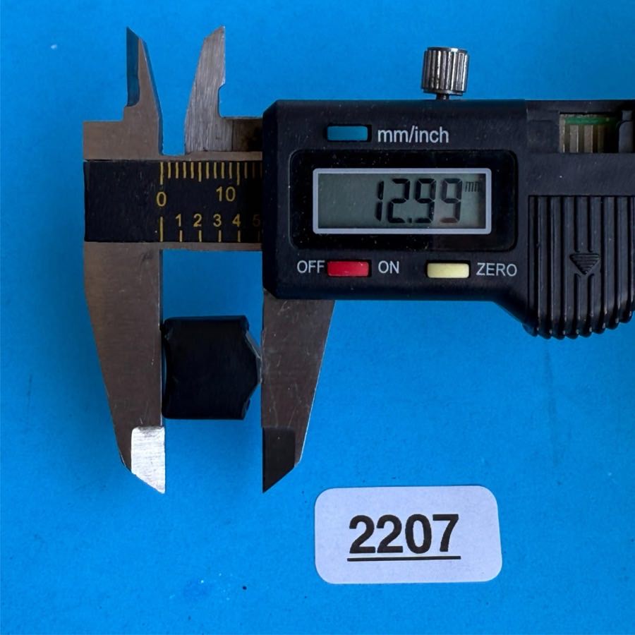 M-AUDIO AXIOM PRO 49 Keyboard MIDI Controller Part: Slider Cap Cover [2PCS]