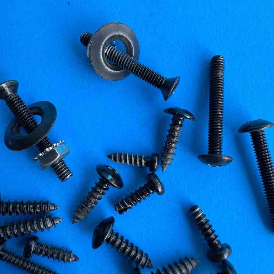 CRATE TAXI TX-15 Guitar Amplifier Part: Random Cabinet Screws Washers