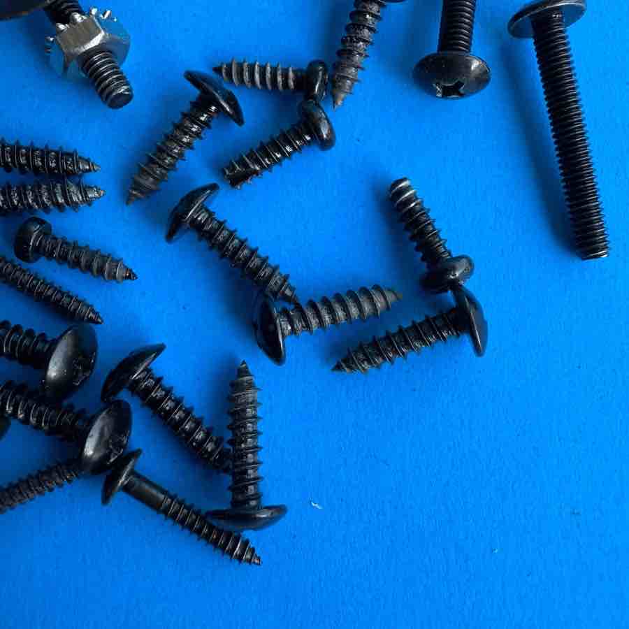 CRATE TAXI TX-15 Guitar Amplifier Part: Random Cabinet Screws Washers