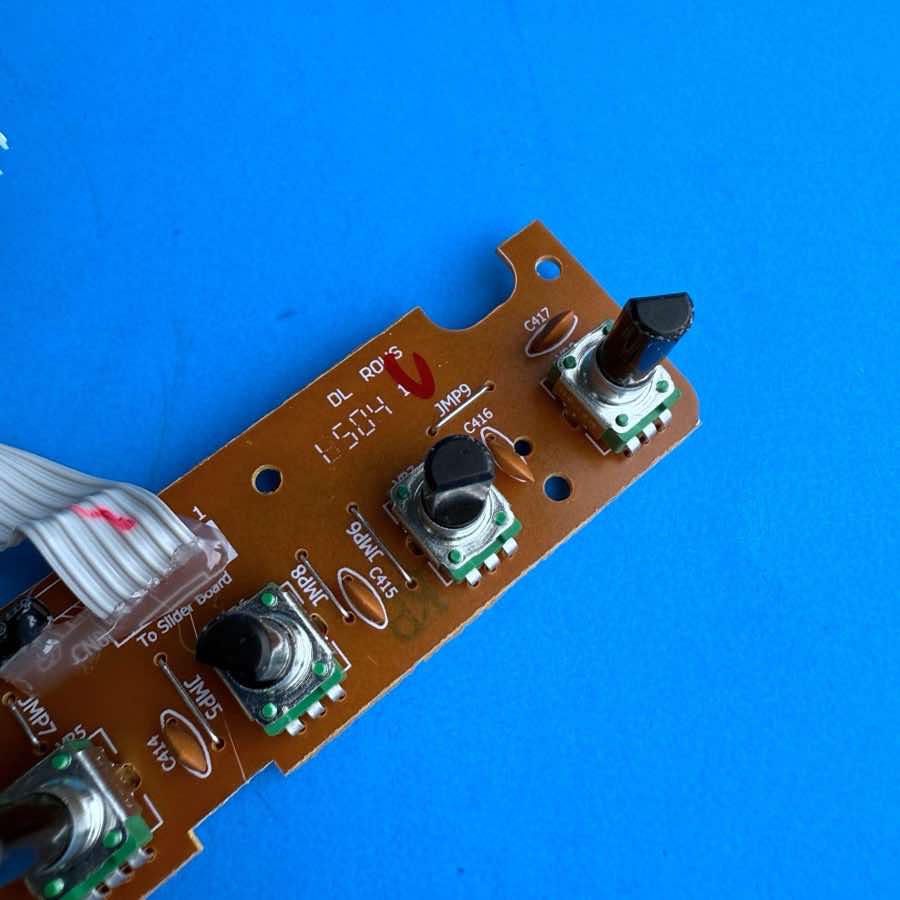 NOVATION LAUNCHKEY 25 MK2 Midi Keyboard Part: Volume Pot PCB Circuit Board