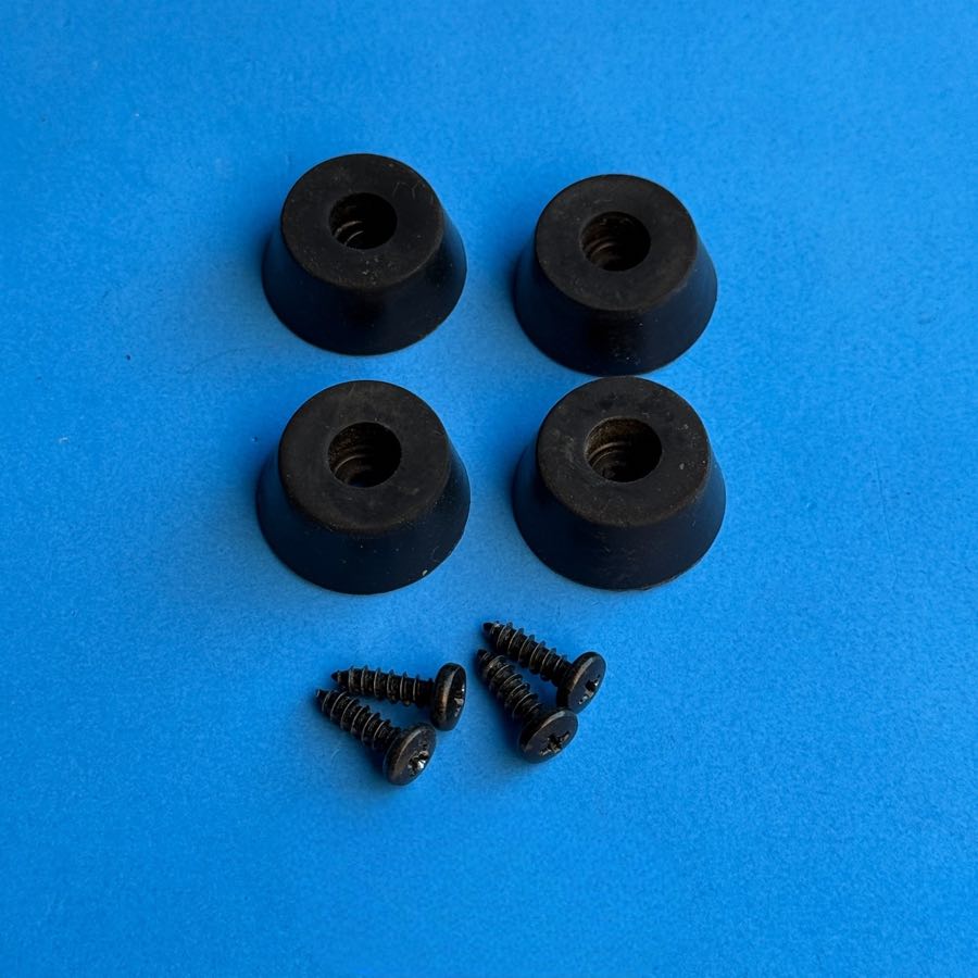FENDER MUSTANG I Guitar Amplifier Replacement Part: Cabinet Foot w/Screw [4PCS]