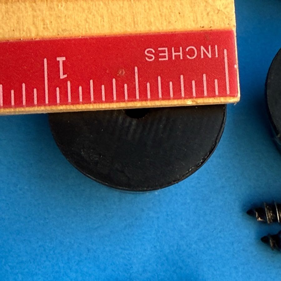 FENDER MUSTANG I Guitar Amplifier Replacement Part: Cabinet Foot w/Screw [4PCS]