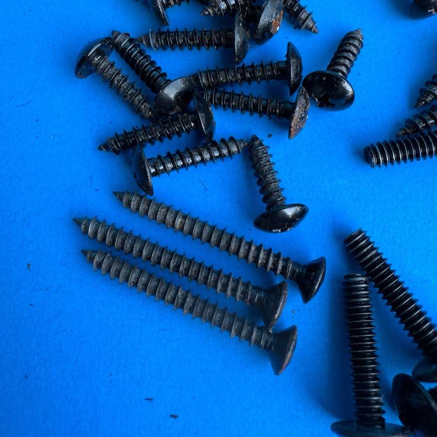 Line 6 Spider III 15 Guitar Amplifier Part: Random Cabinet Wood Screws & Washers