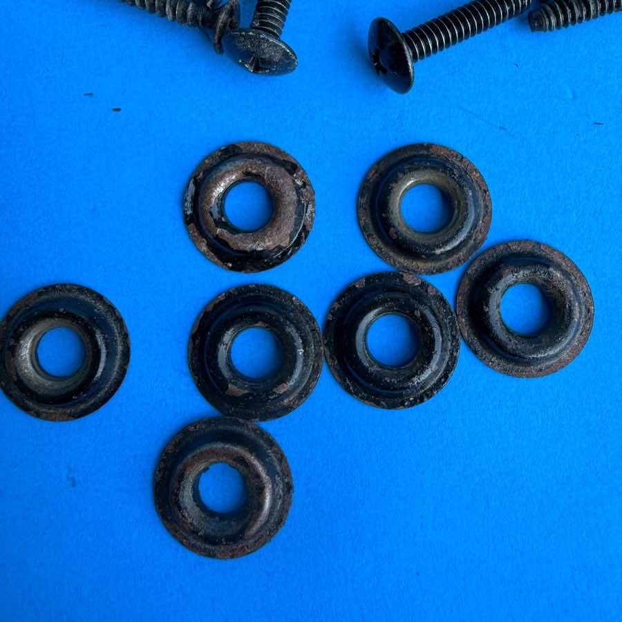 Line 6 Spider III 15 Guitar Amplifier Part: Random Cabinet Wood Screws & Washers