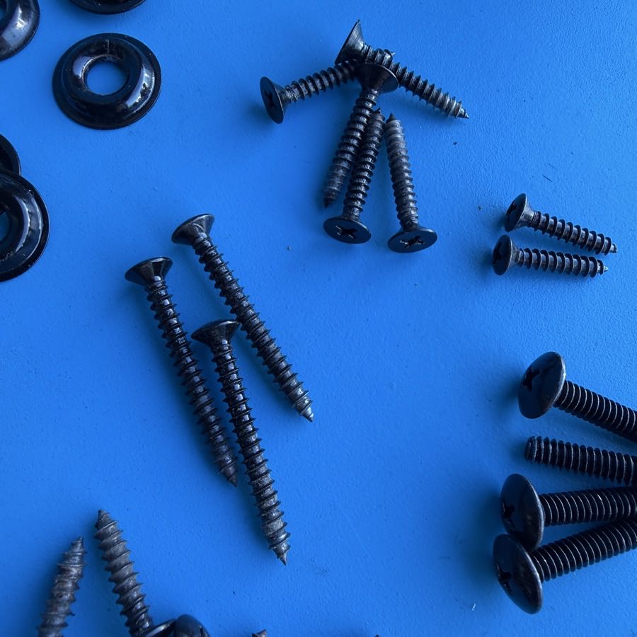 Line 6 Spider III 15 Guitar Amplifier Part: Random Cabinet Screws & Washers [V2]