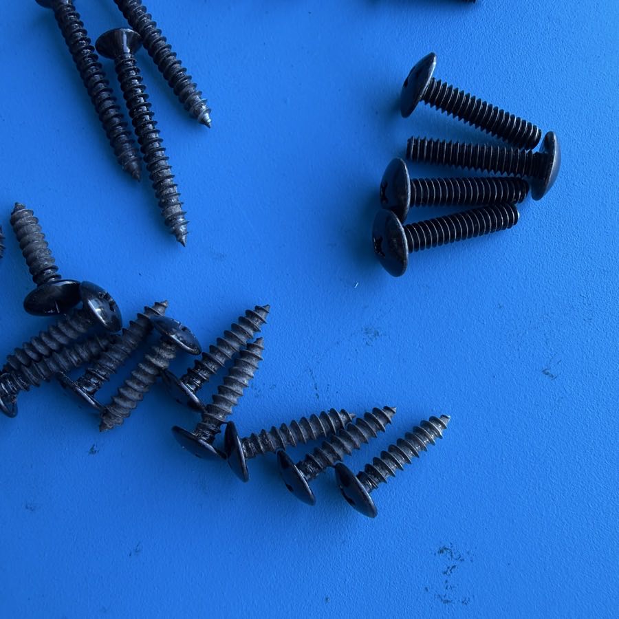 Line 6 Spider III 15 Guitar Amplifier Part: Random Cabinet Screws & Washers [V2]