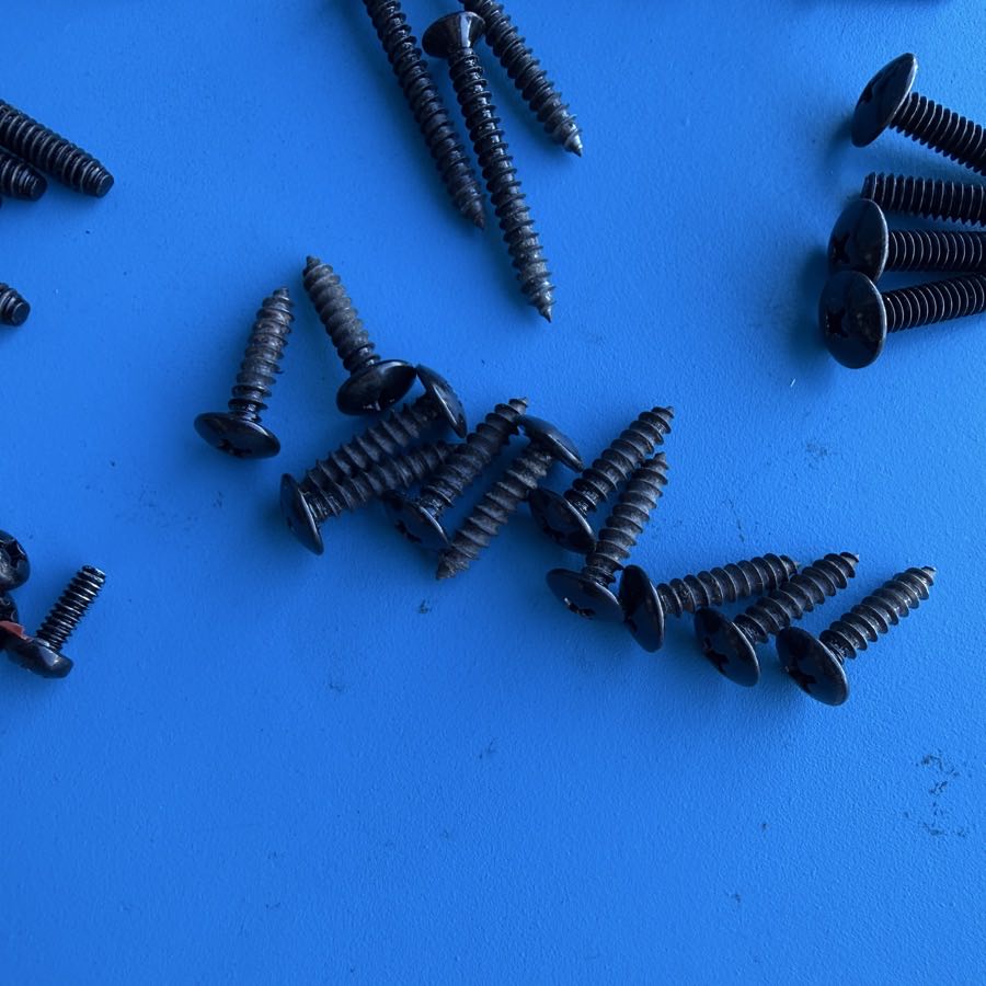 Line 6 Spider III 15 Guitar Amplifier Part: Random Cabinet Screws & Washers [V2]