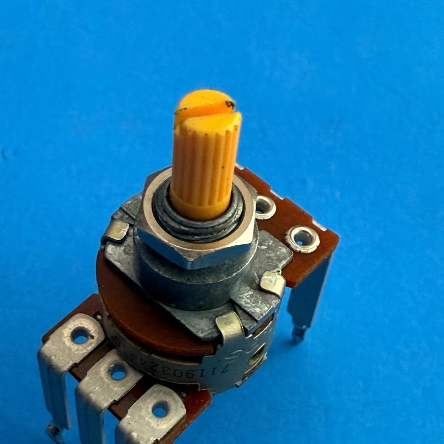 Peavey R6M Recording Monitor Part: Potentiometer 100KC Dual Gang 6-Pin Pot