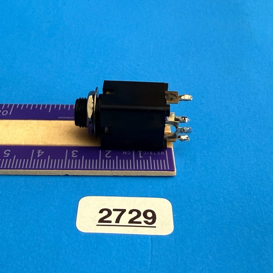 Peavey R6M Recording Monitor Part: Stereo 1/4" TRS Female 5-Pin Socket [2PCS]