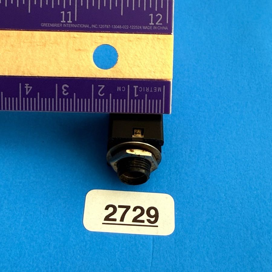 Peavey R6M Recording Monitor Part: Stereo 1/4" TRS Female 5-Pin Socket [2PCS]
