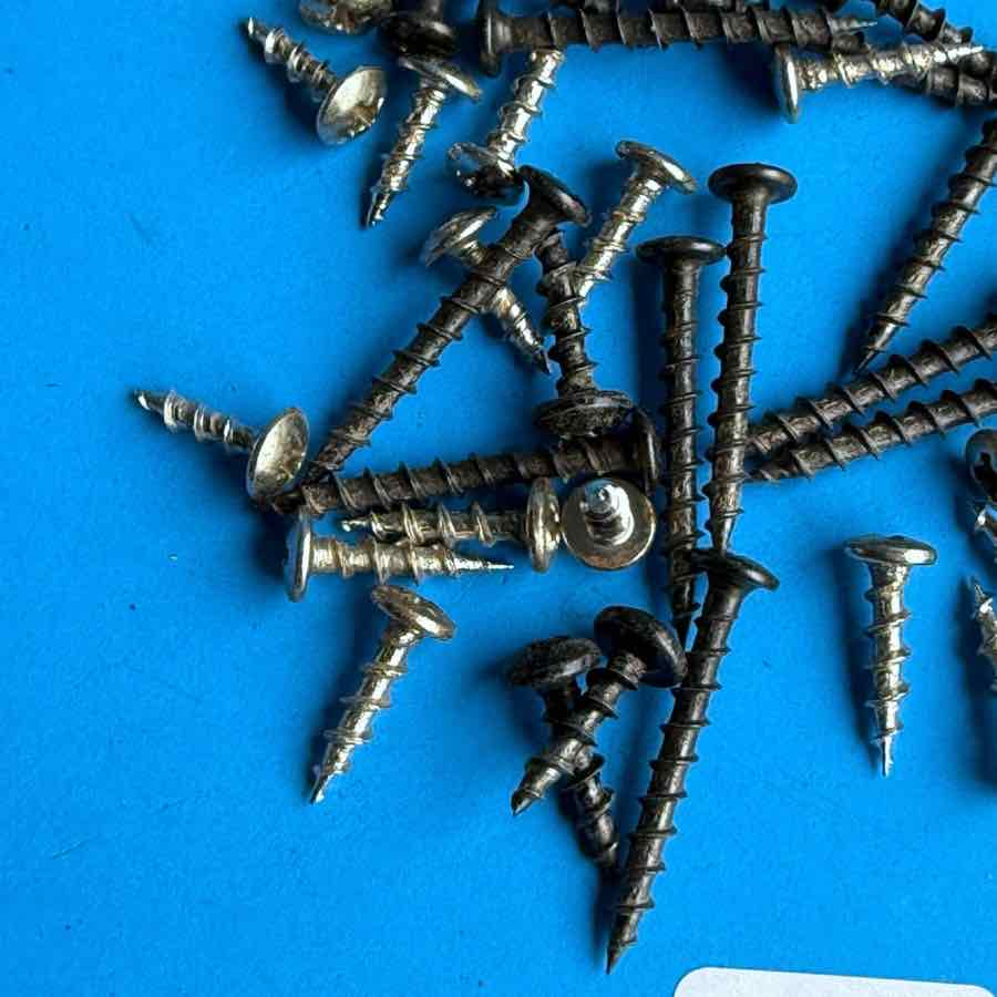 BLACKSTAR ID CORE STEREO 10 Guitar Amplifier Part: Random Cabinet Screws