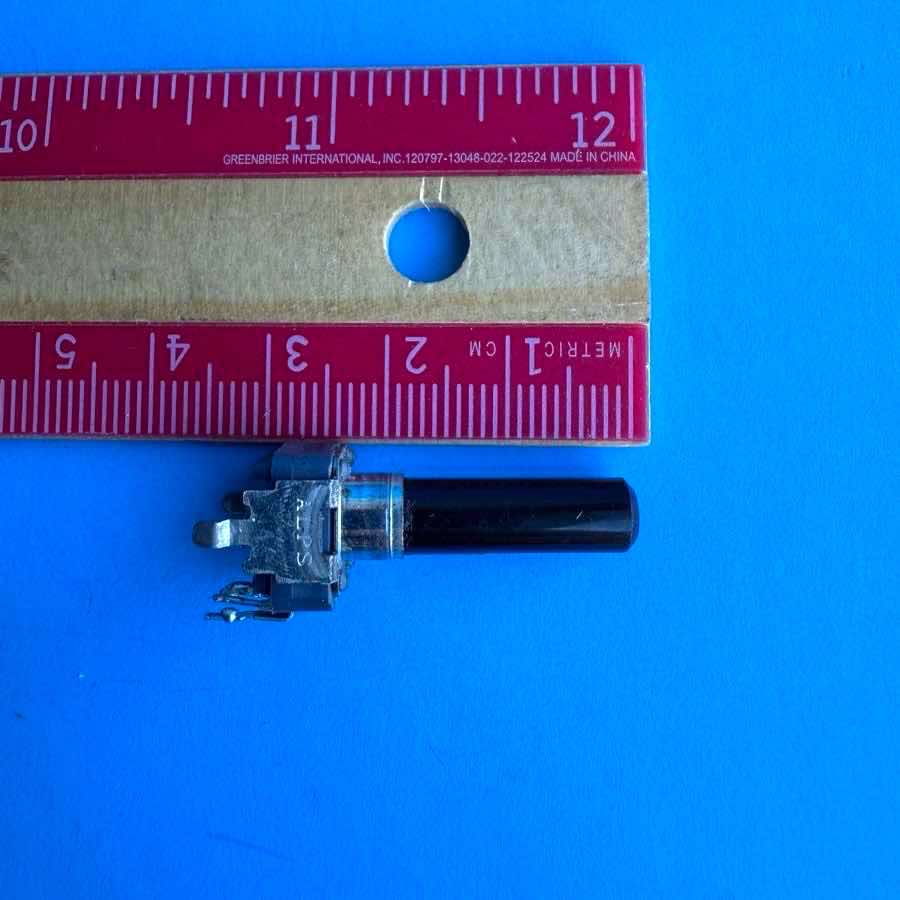 BEHRINGER Mixers Part: ALPS Potentiometer 3-Pin D-Shaft (6mm) 5K VC502