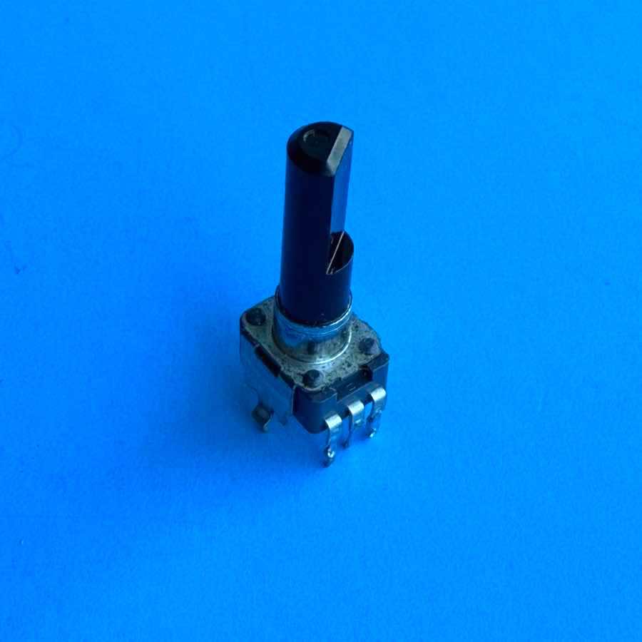 BEHRINGER Mixers Part: ALPS Potentiometer 3-Pin D-Shaft (6mm) 5K VC502