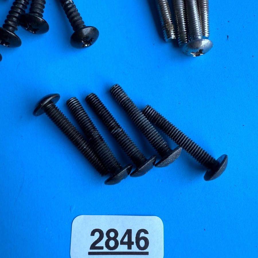Fender G-DEC Junior Guitar Amplifier Replacement Part: Random Cabinet Screws