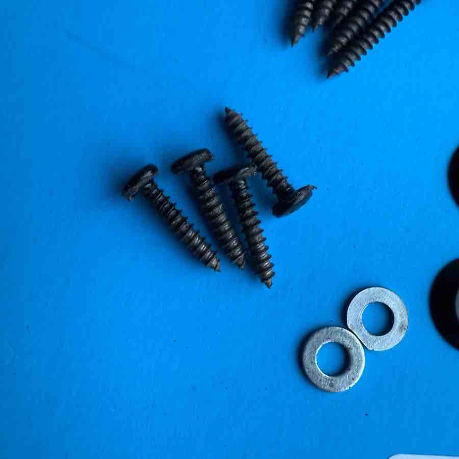 CRATE CA30D Guitar Amplifier Part: Random Cabinet Screws Washers