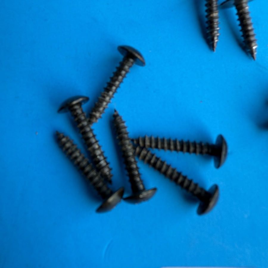 FENDER Frontman 15G (PR495) Guitar Amplifier Part: Random Cabinet Screws