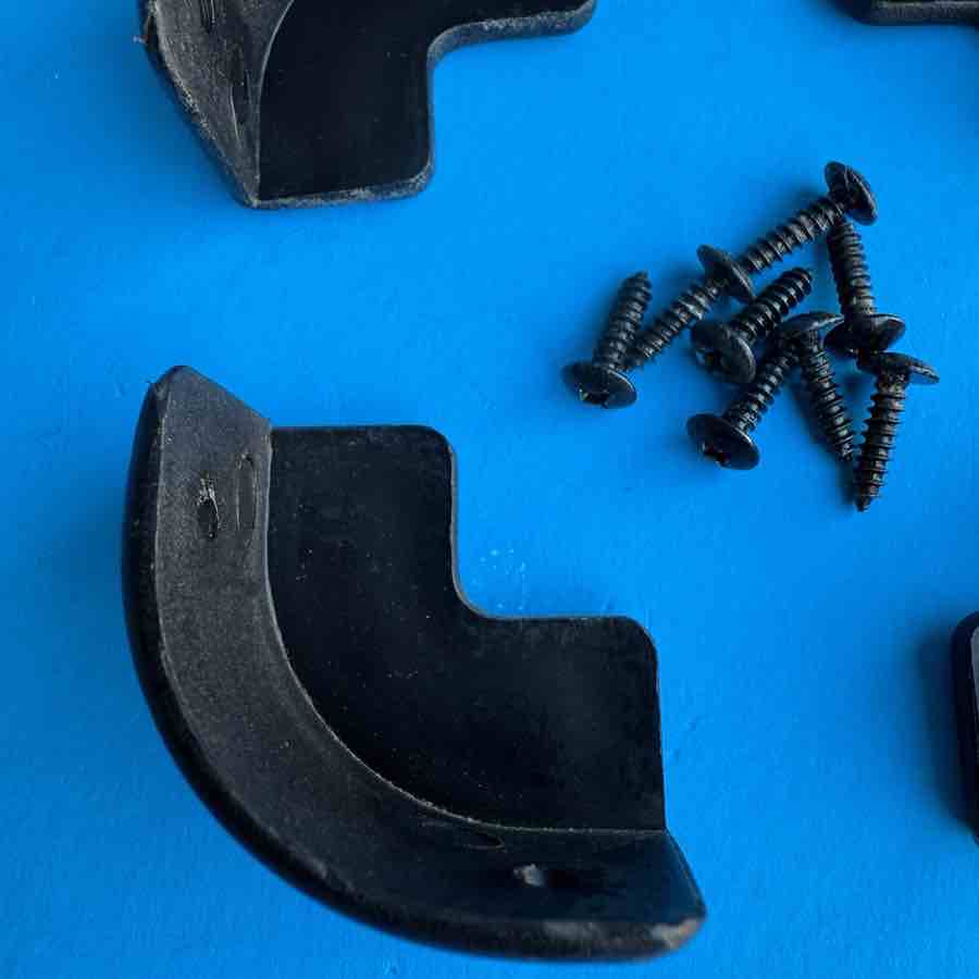 CRATE GX-15 Guitar Amplifier Part: Rear Corner Protector w/ Screws [4PCS]