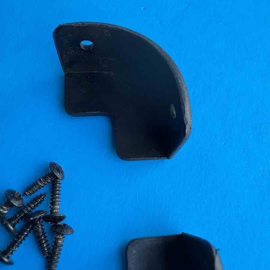 CRATE GX-15 Guitar Amplifier Part: Rear Corner Protector w/ Screws [4PCS]