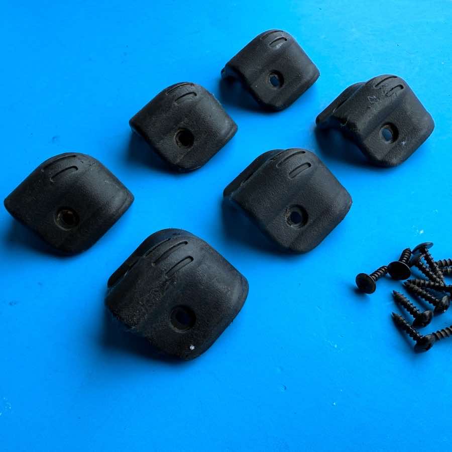 Line 6 Spider III 15 Amplifier Part: Corner Protector w/Screws [6 Pieces]