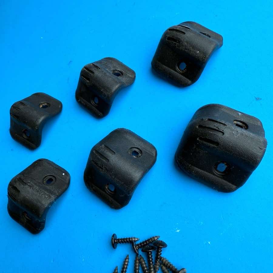 Line 6 Spider III 15 Amplifier Part: Corner Protector w/Screws [6 Pieces]