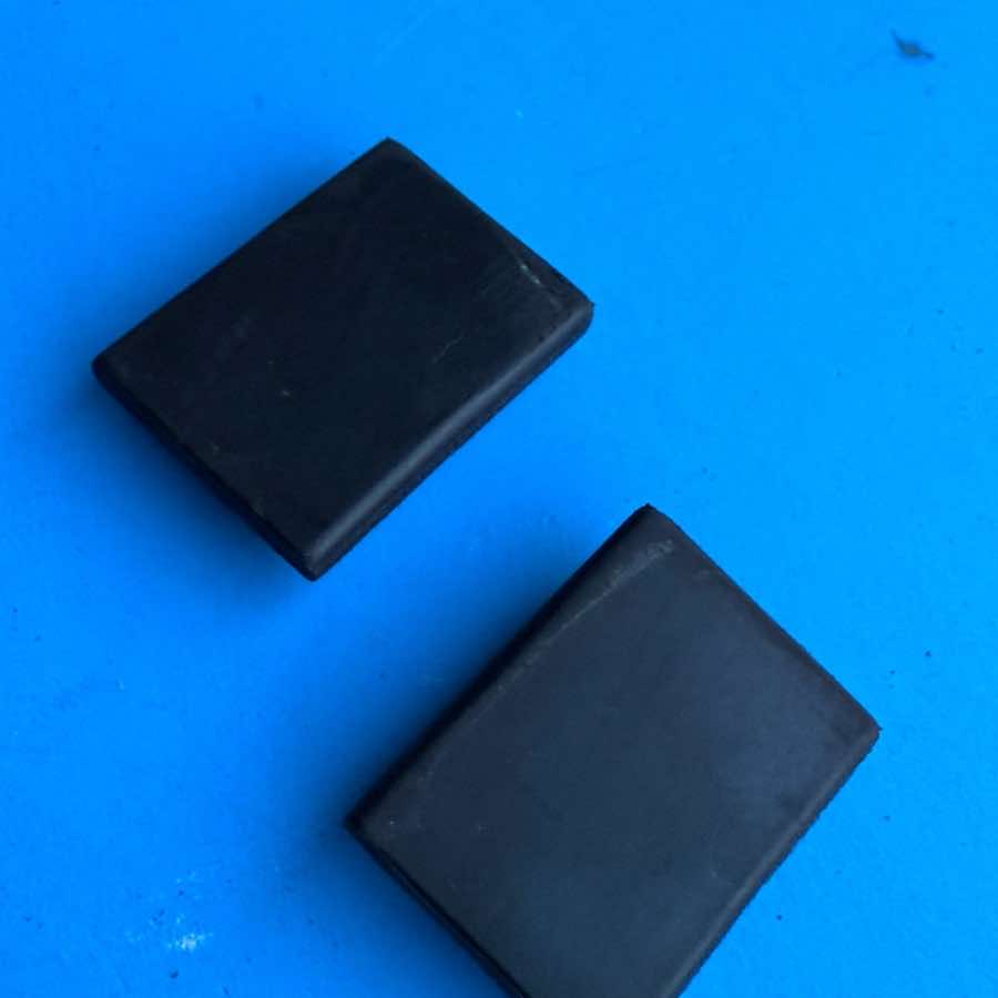 NATIVE INSTRUMENT MASCHINE MKI MIDI Controller Part: Rubber Foot Leg [4PCS]
