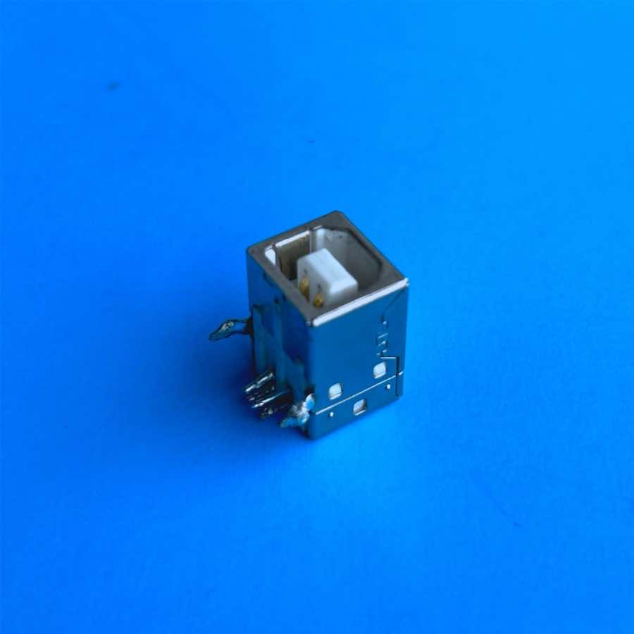 NATIVE INSTRUMENT MASCHINE MKI MIDI Controller Part: USB Input/Output Socket