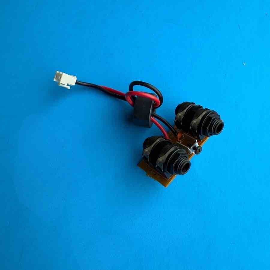 YAMAHA EMX620 Powered Mixer Part: 1/4" TS Speaker Output Jack Socket PCB Board