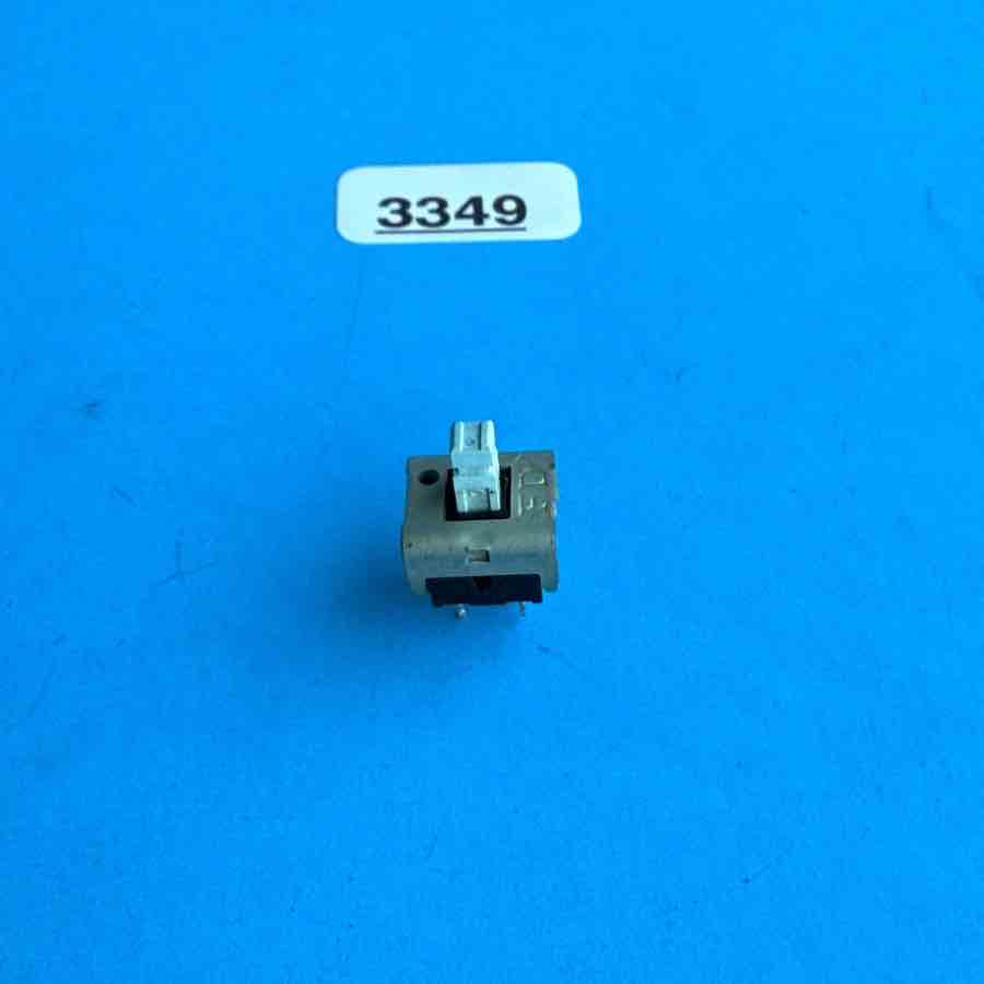 YAMAHA EMX620 Powered Mixer Part: Digital Effect ON/OFF Switch Bush Button