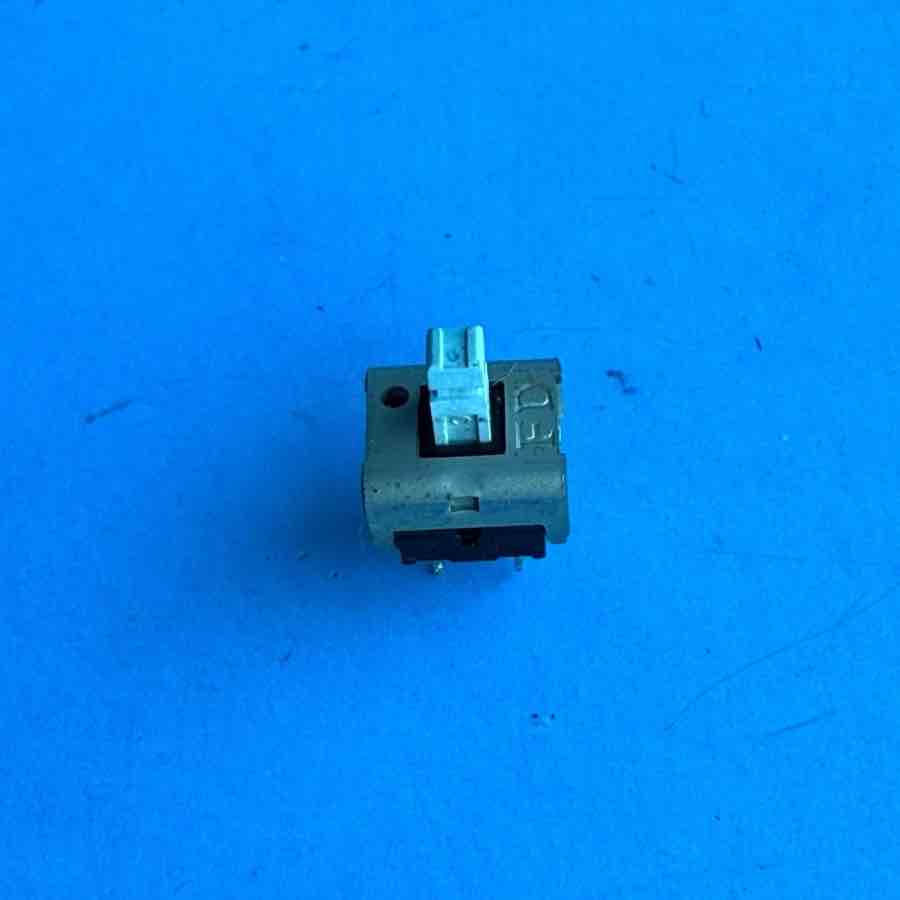 YAMAHA EMX620 Powered Mixer Part: Digital Effect ON/OFF Switch Bush Button