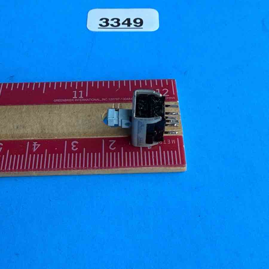 YAMAHA EMX620 Powered Mixer Part: Digital Effect ON/OFF Switch Bush Button