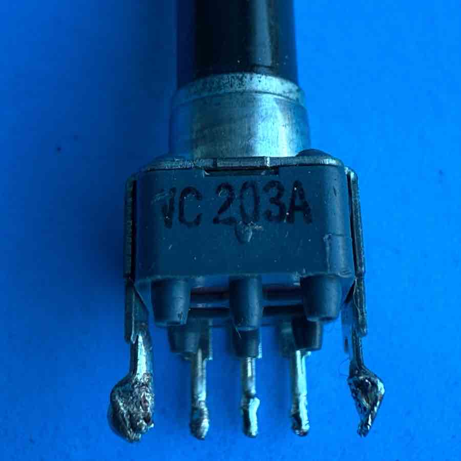 YAMAHA EMX620 Powered Mixer Part: D-Shaft 3-Pin Potentiometer A20K 203A [2PCS]