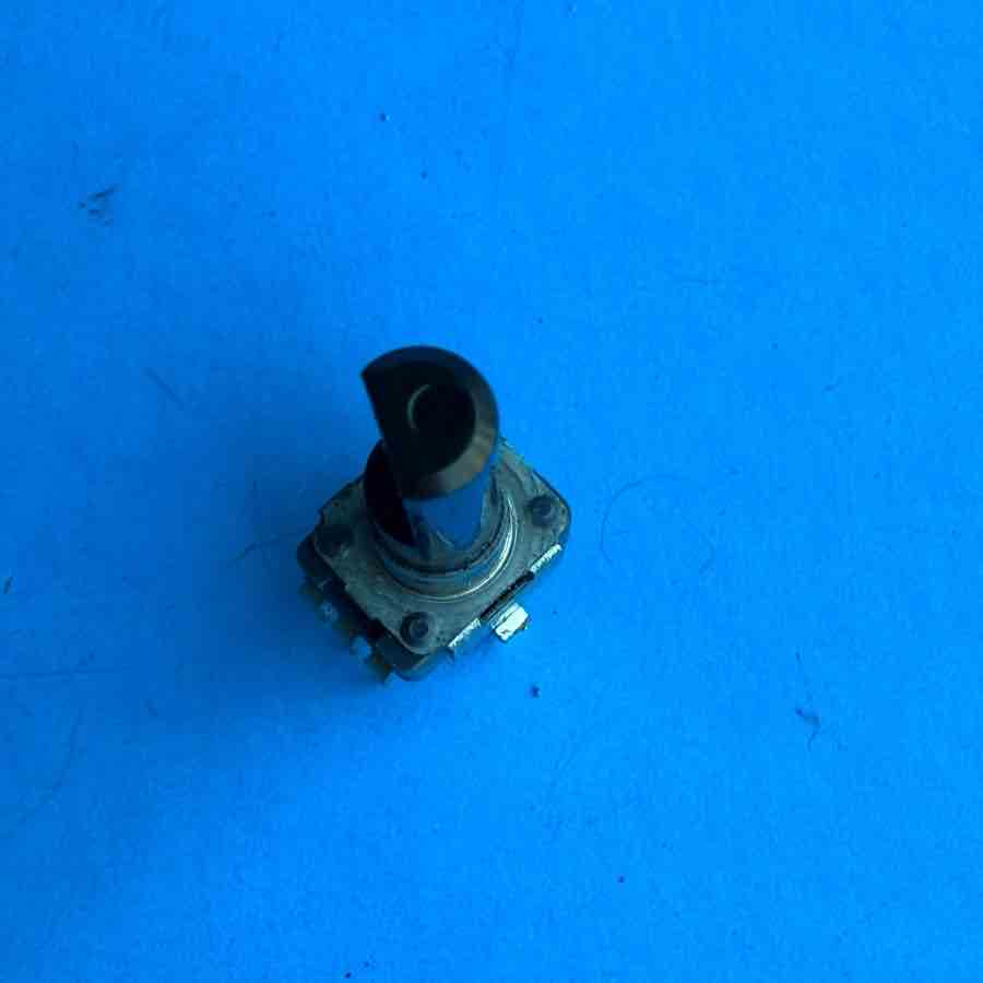 YAMAHA EMX620 Powered Mixer Part: D-Shaft 3-Pin Potentiometer A20K 203A [2PCS]