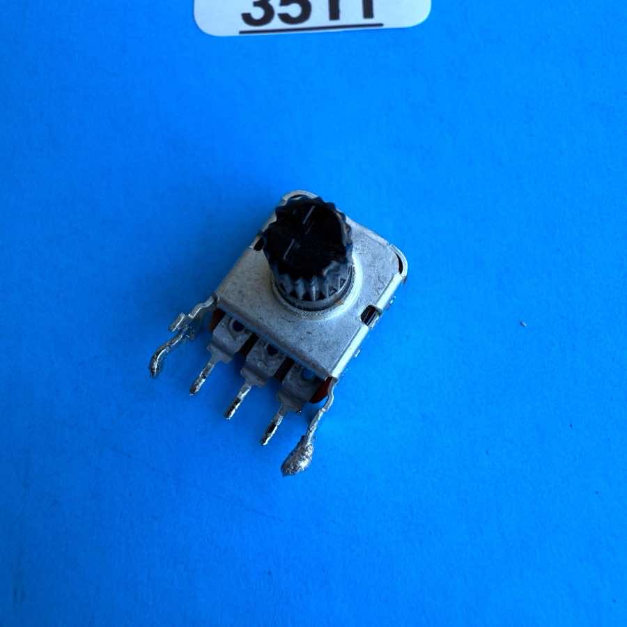 KURZWEIL PC88 Keyboard Piano Part: LCD Screen Contrast Adj Potentiometer B10K