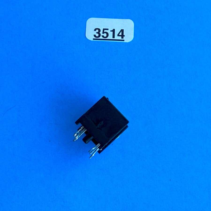 KURZWEIL PC88 Keyboard Piano Part: 6-Pin Stereo 1/4 Jack TRS Socket